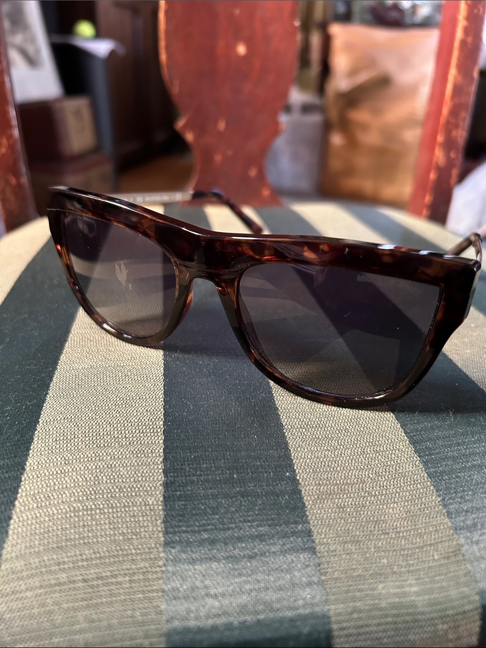 Michael Kors St. Kitts MK 2073 Sunglasses in Dark Tortoise 56 mm
